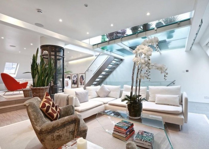 2. Livingroom, Open-plan, Stairway