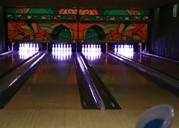 18. bowling alley