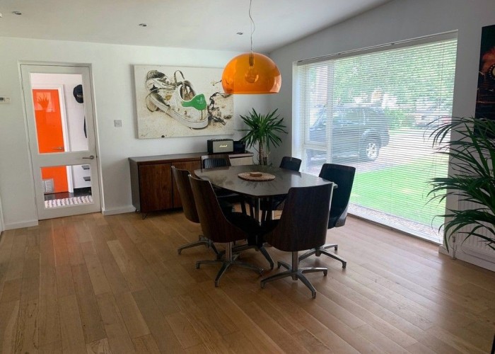 12. Diningroom