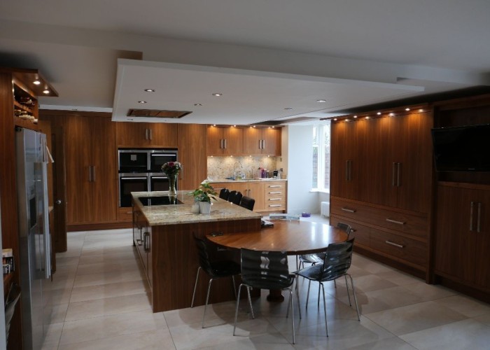 7. Kitchen (With Island), Kitchen (Wooden Units), Kitchen With Table, Kitchen (Electric/Induction Hob)