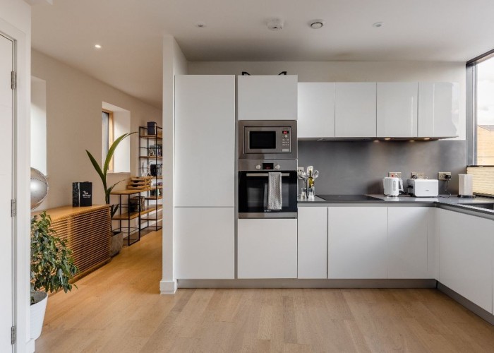 4. Kitchen (White units), Kitchen (Electric/Induction Hob)