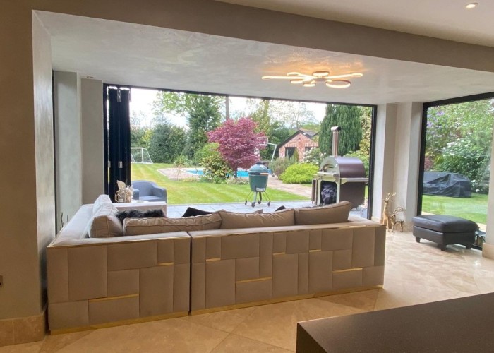10. Livingroom, Bi-Fold Doors