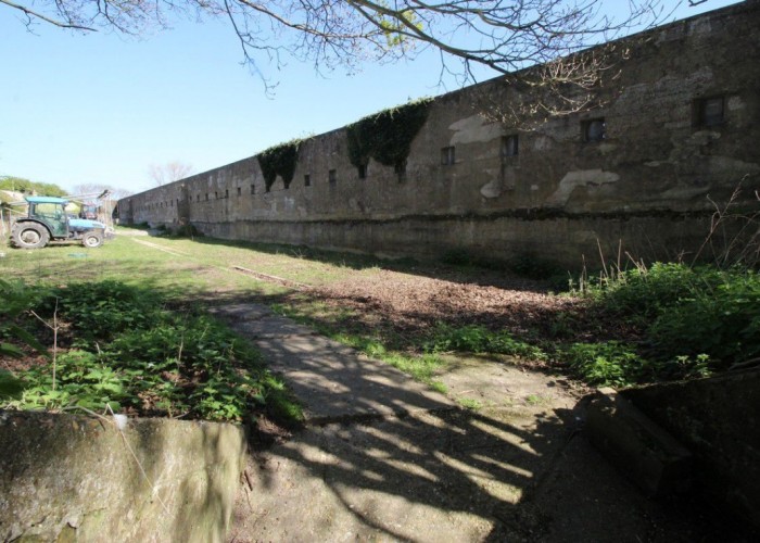 London: Wasteland, Woodland, Stone Walls - Backdrops For Video & Stills Shoots, Kent