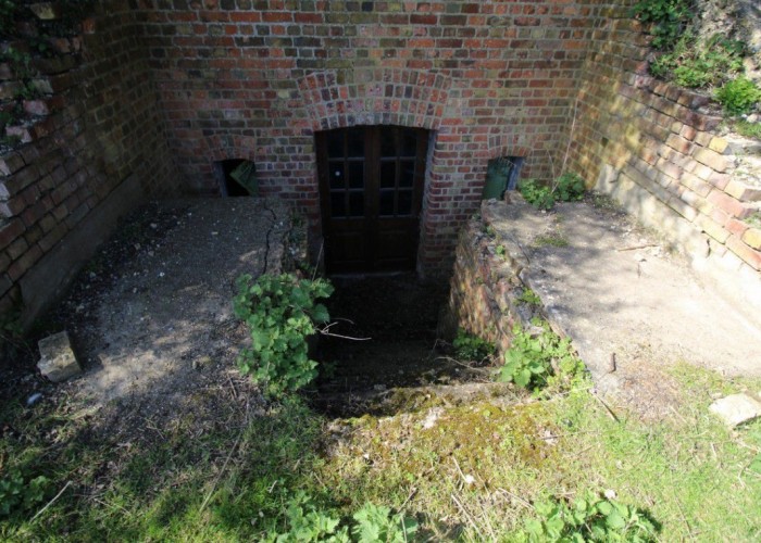 London: Wasteland, Woodland, Stone Walls - Backdrops For Video & Stills Shoots, Kent