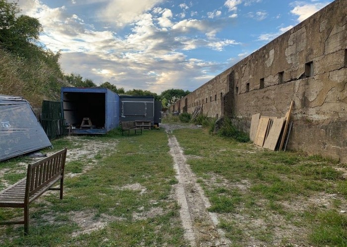London: Wasteland, Woodland, Stone Walls - Backdrops For Video & Stills Shoots, Kent