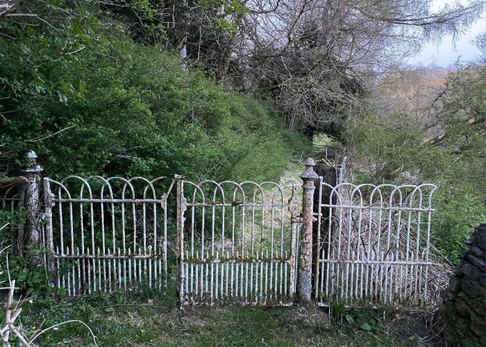 29. Gate