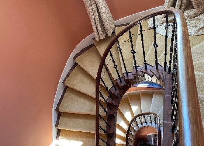 16. Staircase (Spiral)