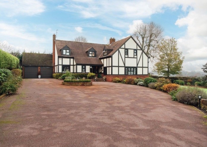 2. Driveway, Coronavirus-Friendly