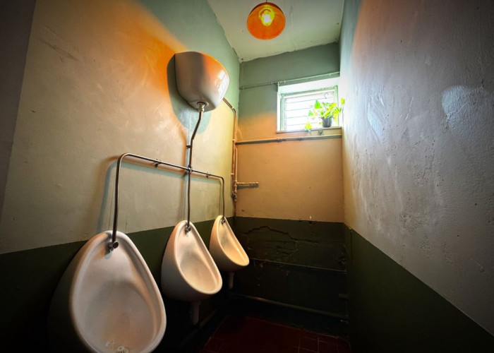 49. Toilet / Toilet Block