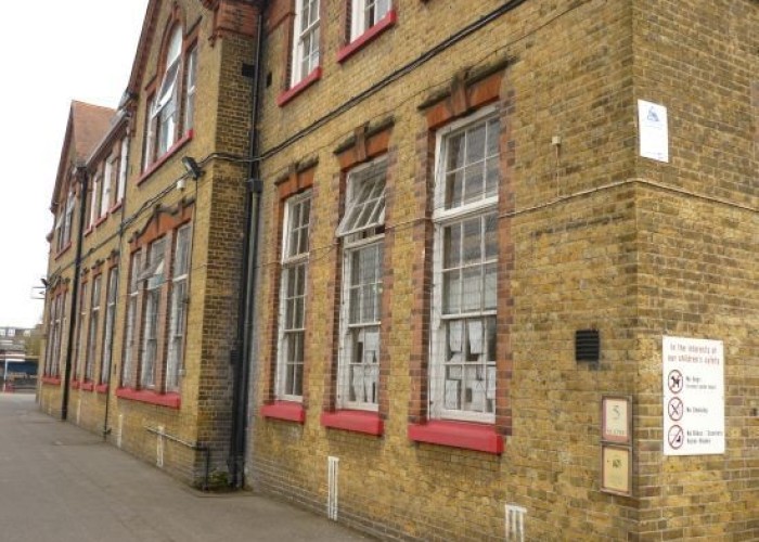 62. School / College