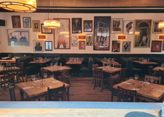 6. Pub / Bar
