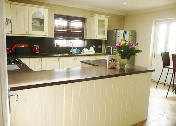 6. Kitchen (Cream or White units)