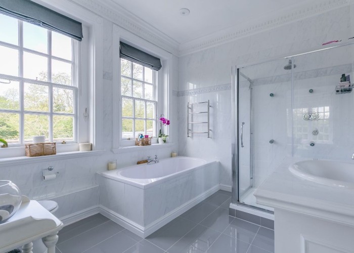 29. Bathroom, Bathroom (Large), Bathroom (Shower and bath)