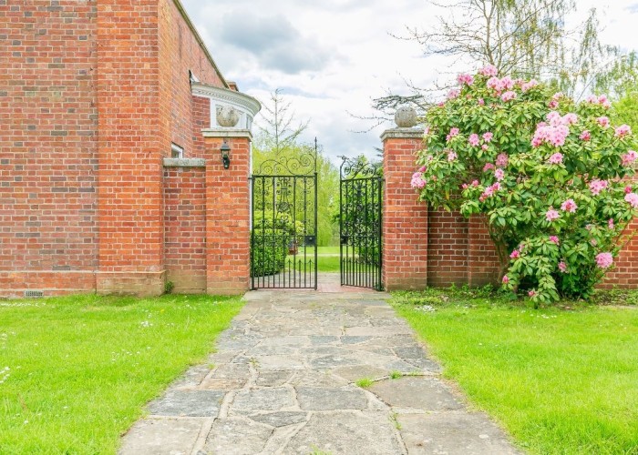 3. Gate
