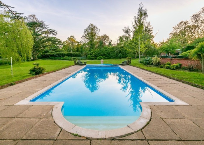 39. Swimming-pool