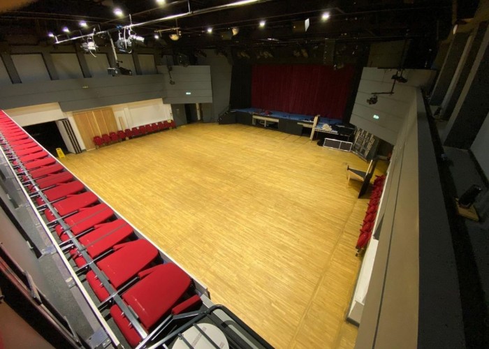 6. Auditorium