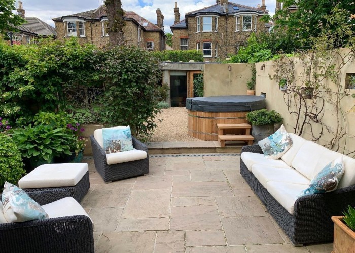 32. Patio / Veranda