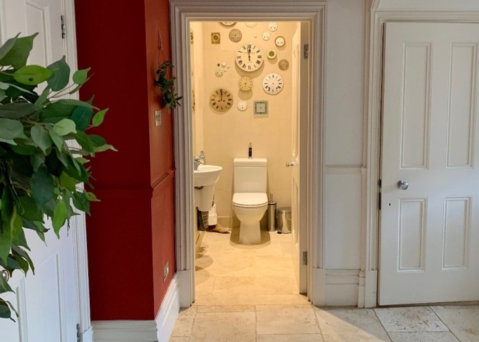 17. Toilet
