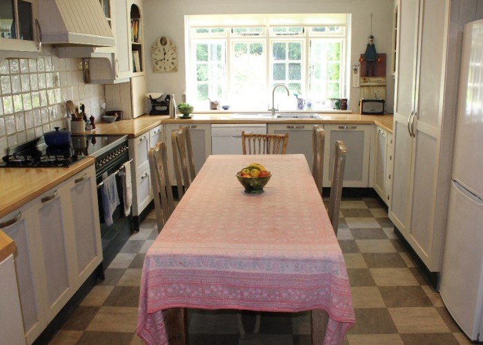 8. Kitchen (Cream or White units), Kitchen With Table