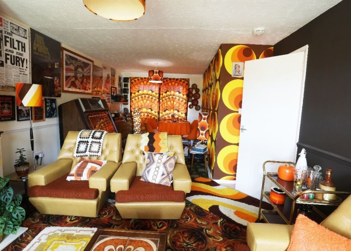 2. Livingroom, Colourful, Coronavirus-Friendly