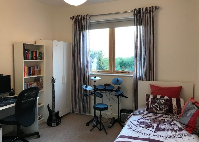 11. Bedroom (Childrens)