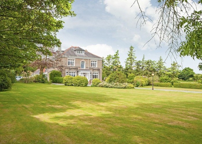 3. Garden (Rear, Large)