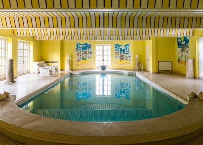 32. Swimming-pool