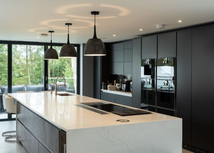 7. Kitchen (With Island), Kitchen (Coloured units), Kitchen (Modern), Kitchen With Table, Kitchen (Electric/Induction Hob)