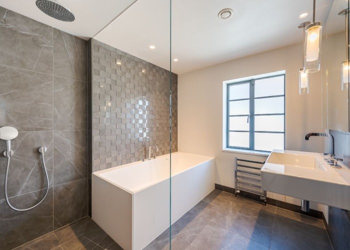 22. Bathroom (Shower and bath)