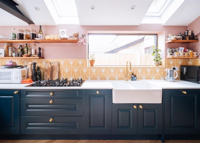 7. Kitchen (Gas Hob)