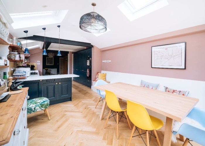 10. Kitchen With Table