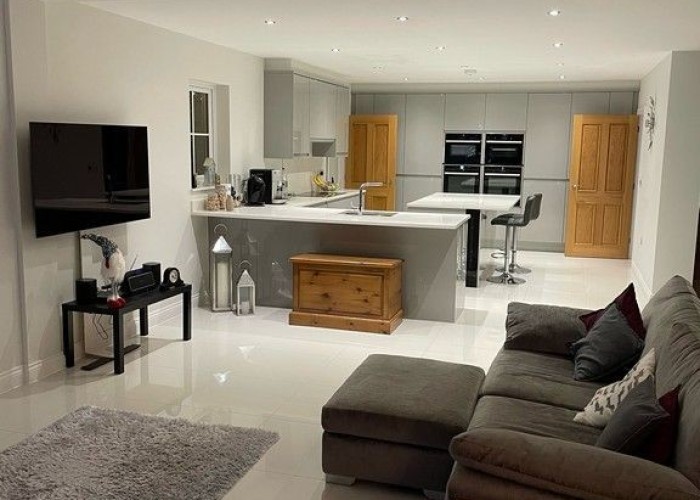 7. Kitchen, Drawing Room