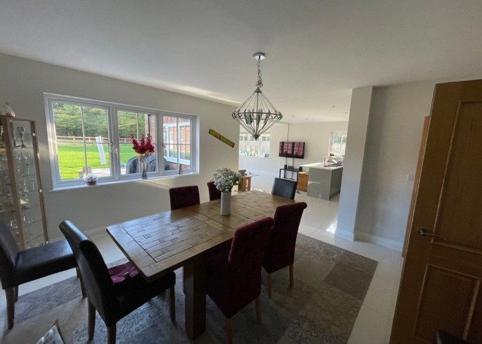 8. Diningroom