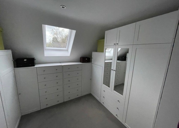 15. Dressing Room/Walk-in Wardrobe