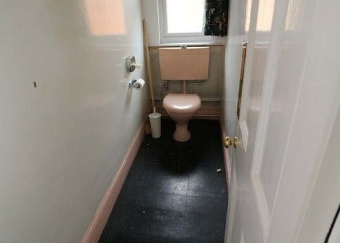 11. Toilet