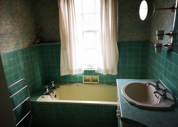 25. Bathroom