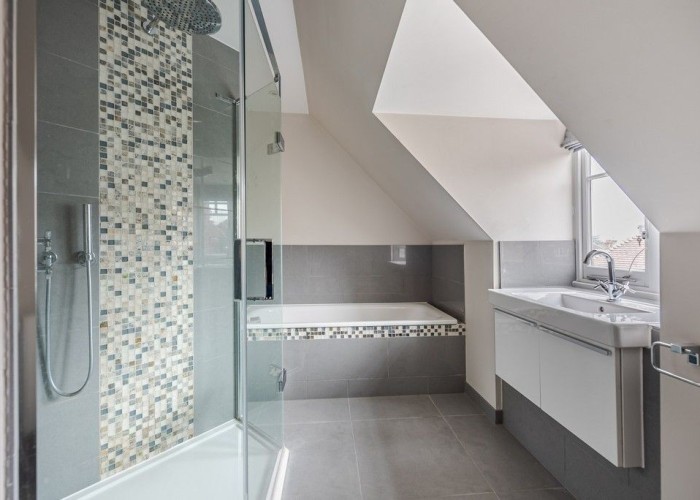 24. Bathroom (Shower and bath)