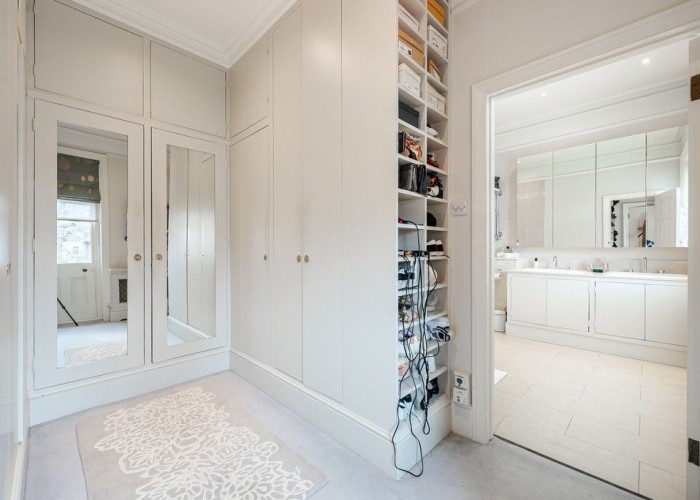 35. Bedroom (Master/En-Suite), Dressing Room/Walk-in Wardrobe