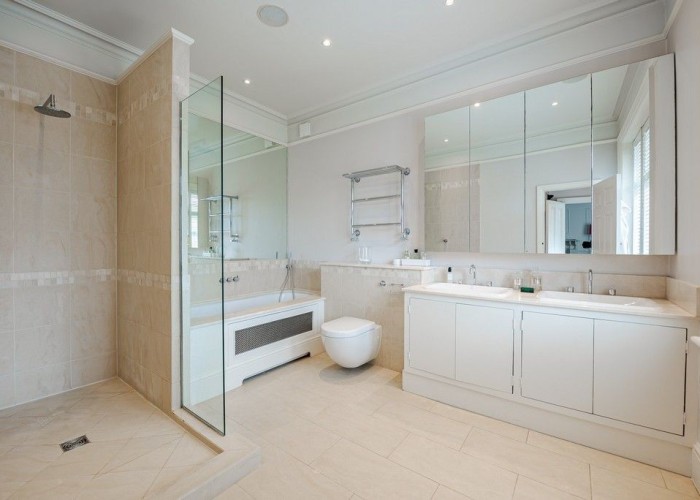 36. Bathroom (Large), Bathroom (2 sinks), Bathroom (Shower and bath)