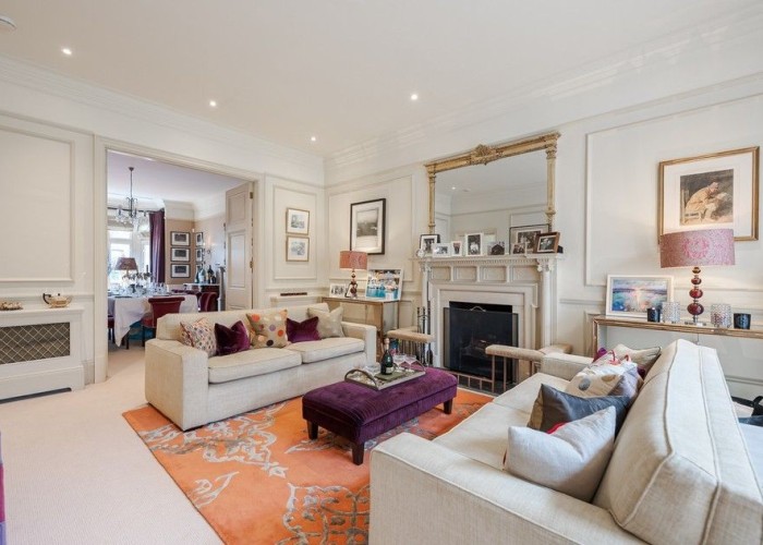 16. Livingroom, Fireplace