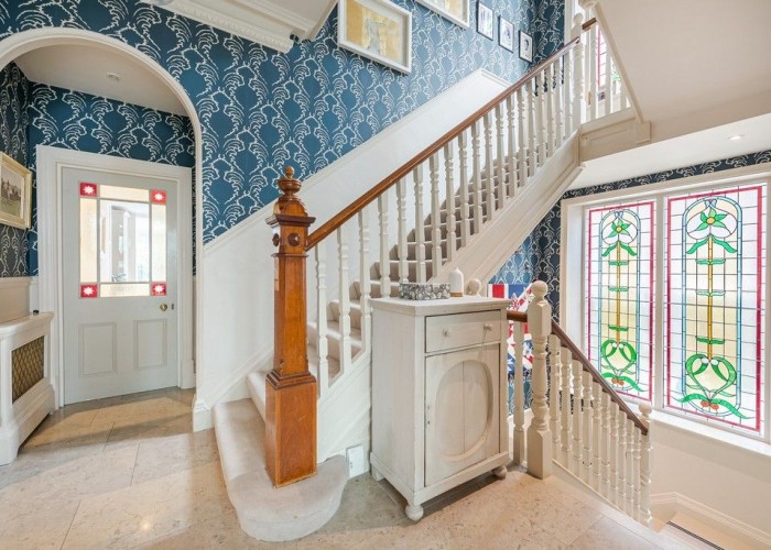 31. Stairway / Staircase, Landing