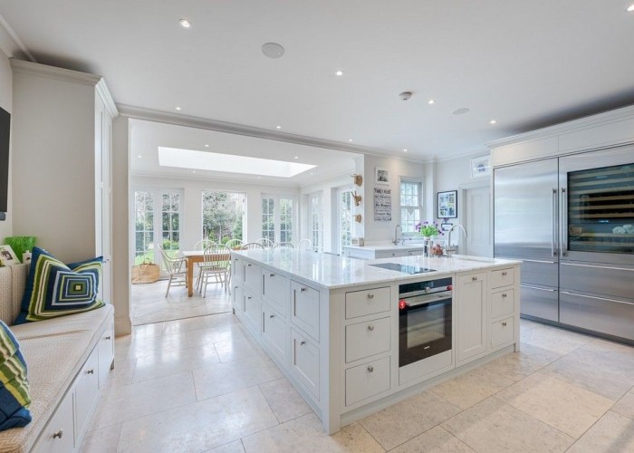6. Kitchen (With Island)