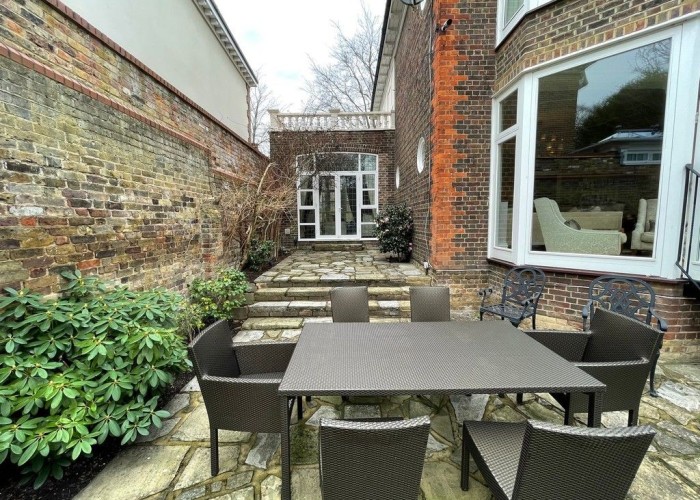 61. Patio / Veranda