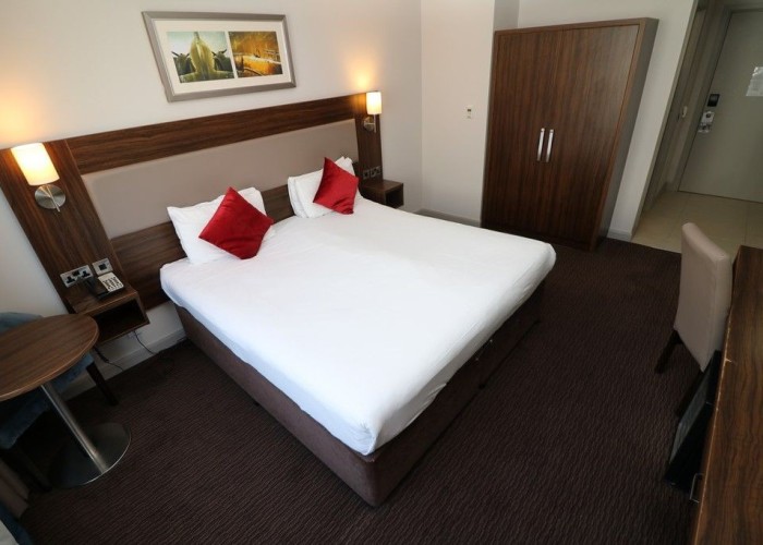 19. Hotel Room