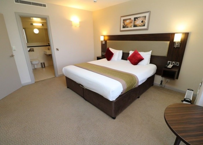 15. Hotel Room