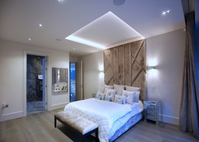 16. Bedroom (Master/En-Suite)