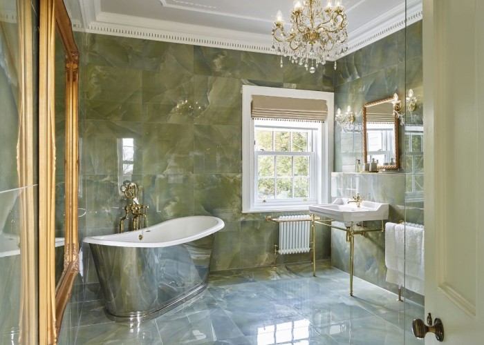 35. Bathroom (Large), Bathroom (Roll Top), Bathroom (Shower and bath)
