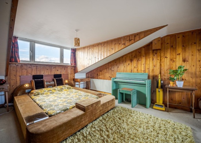 20. Bedroom (Master/En-Suite)