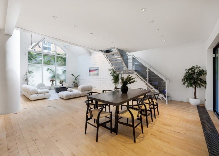 7. Diningroom