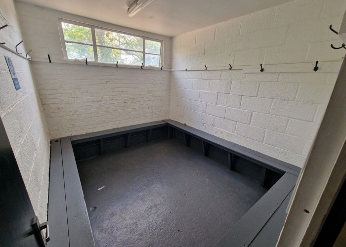 18. Dressing Room/Walk-in Wardrobe